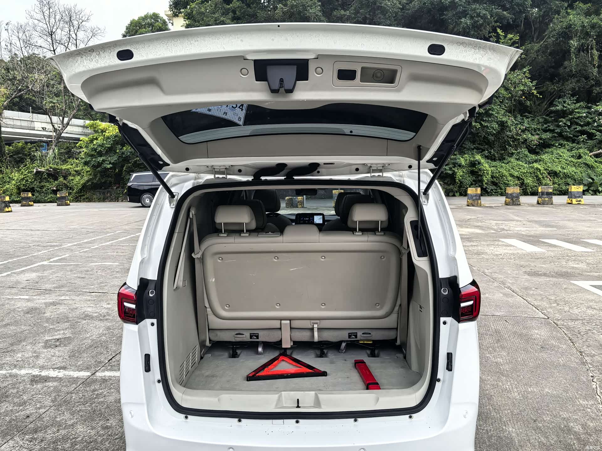 Buick GL8, 2021 9