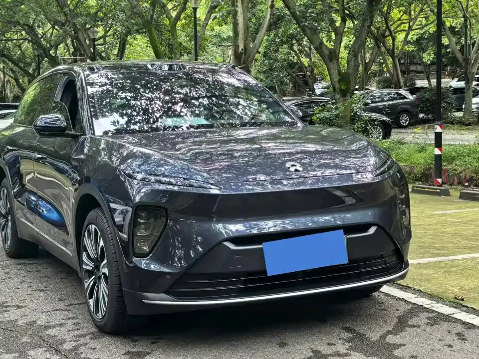 NIO ES8