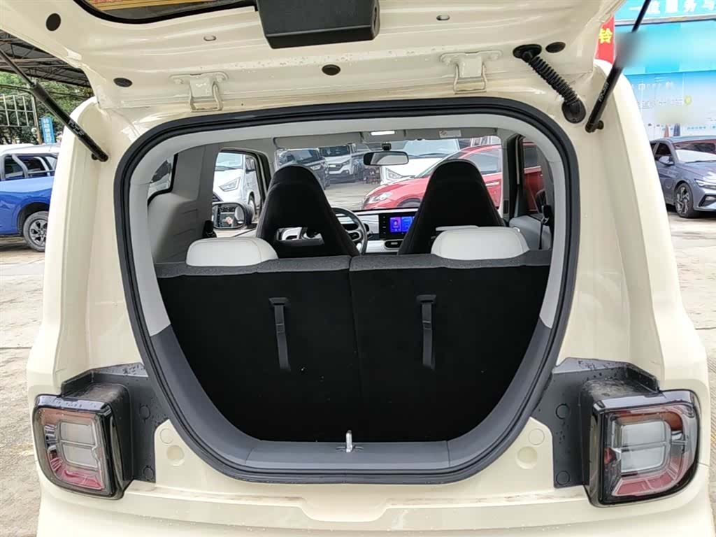 Geely Panda, 2025 19
