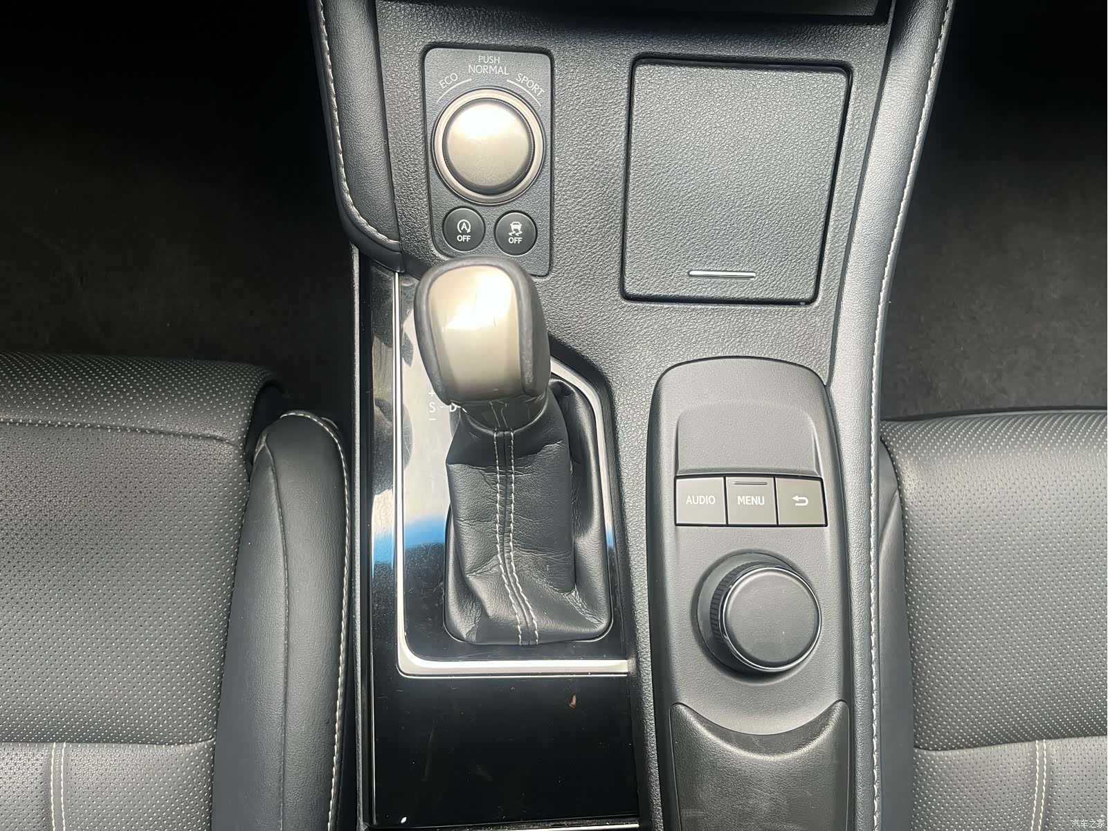 Lexus ES, 2018 31