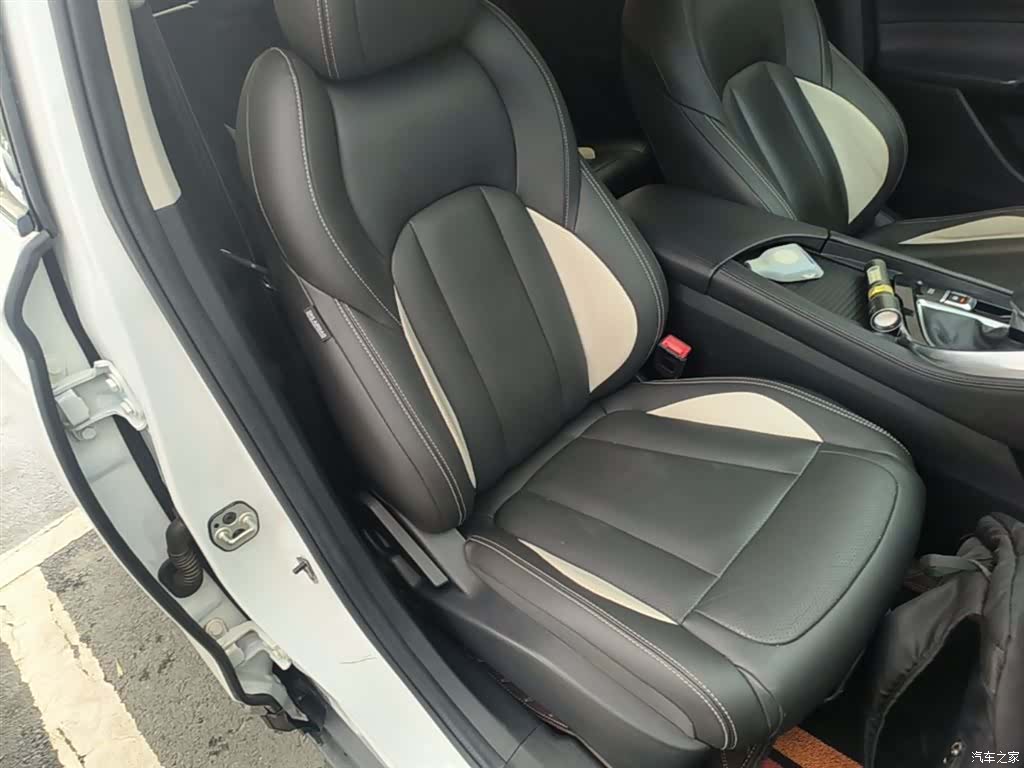 DongFeng AX7, 2018 25