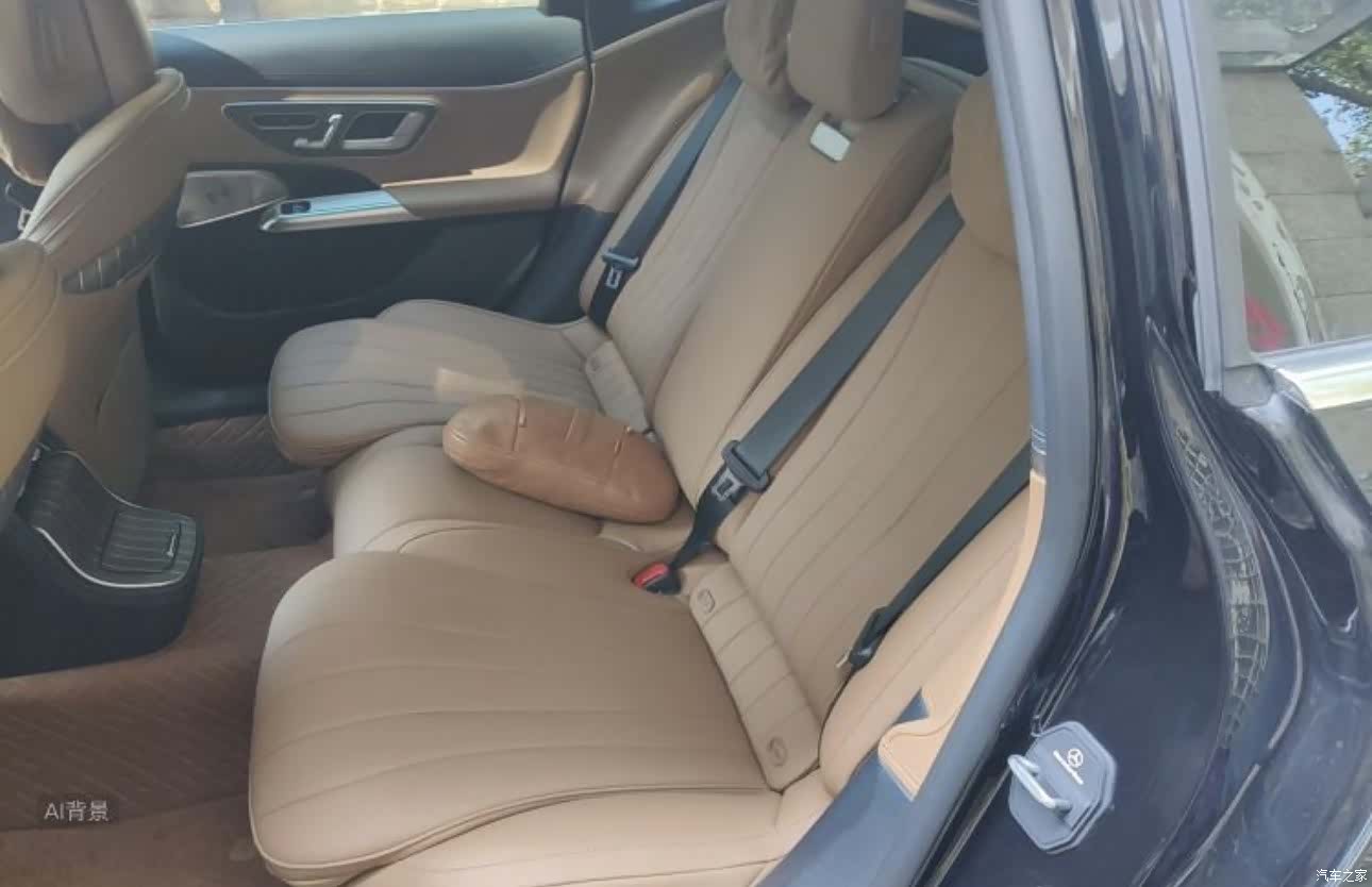 Mercedes-Benz E-Class, 2025 16
