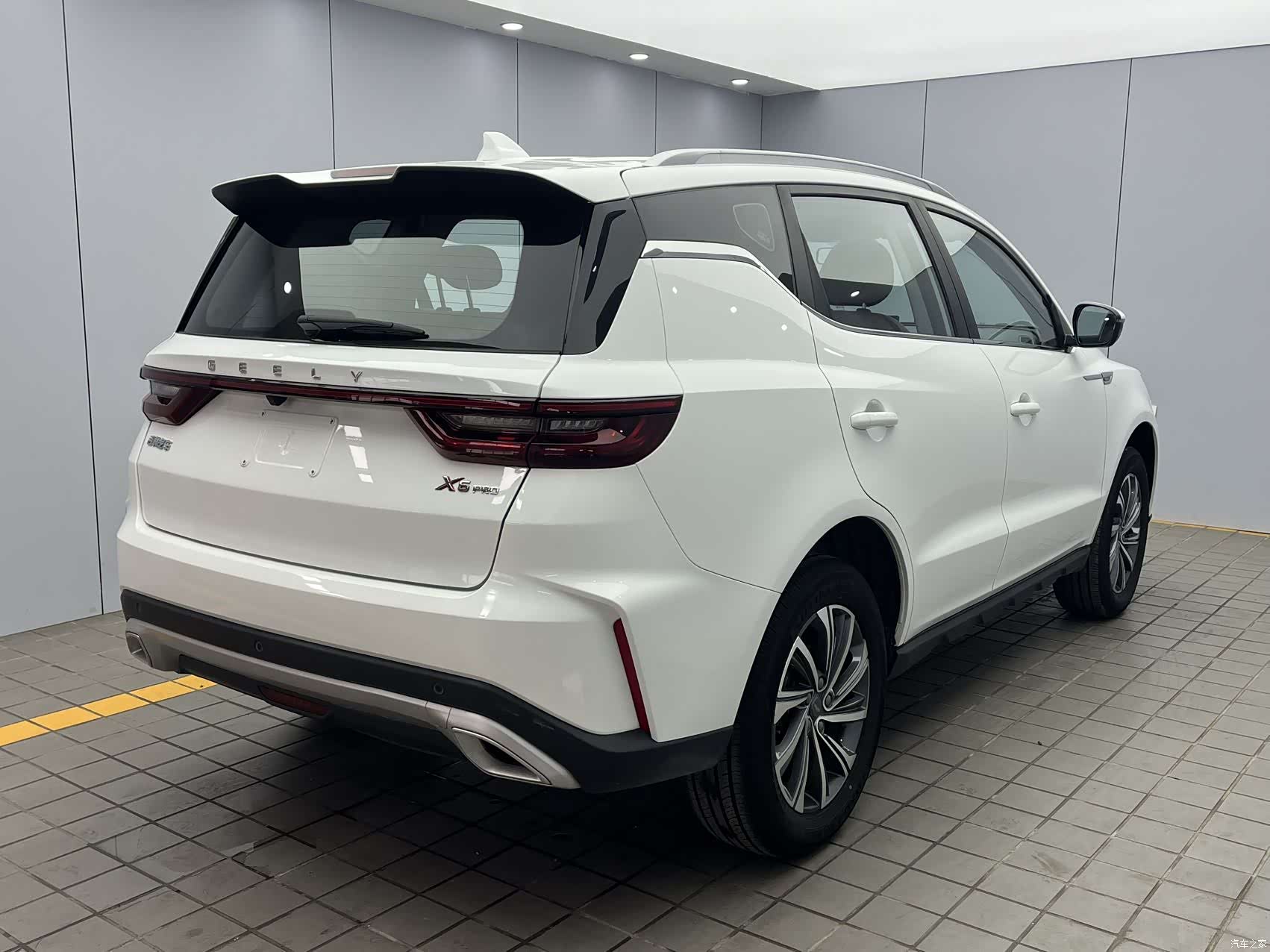 Geely X6, 2022 6