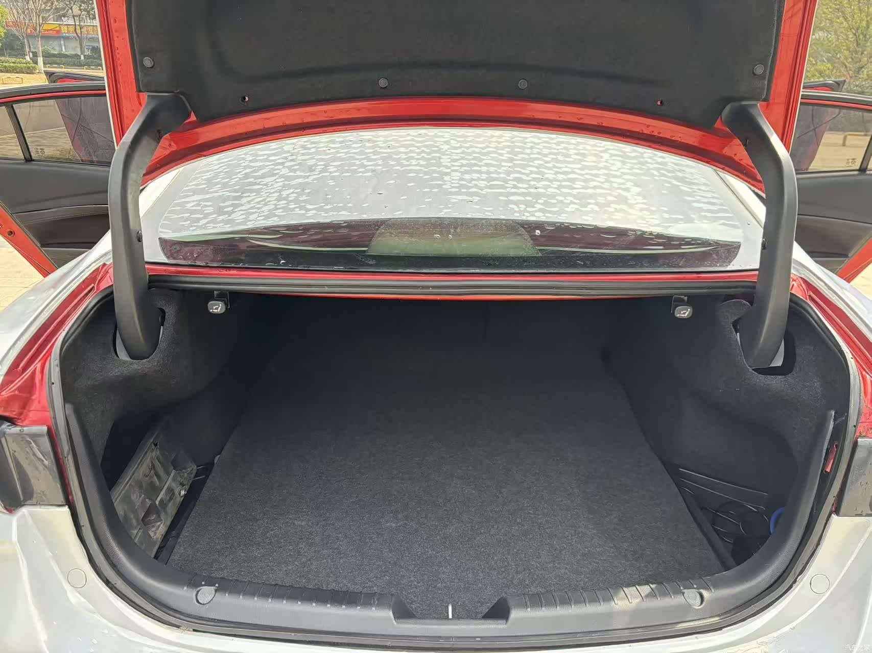 Mazda Atenza, 2018 9