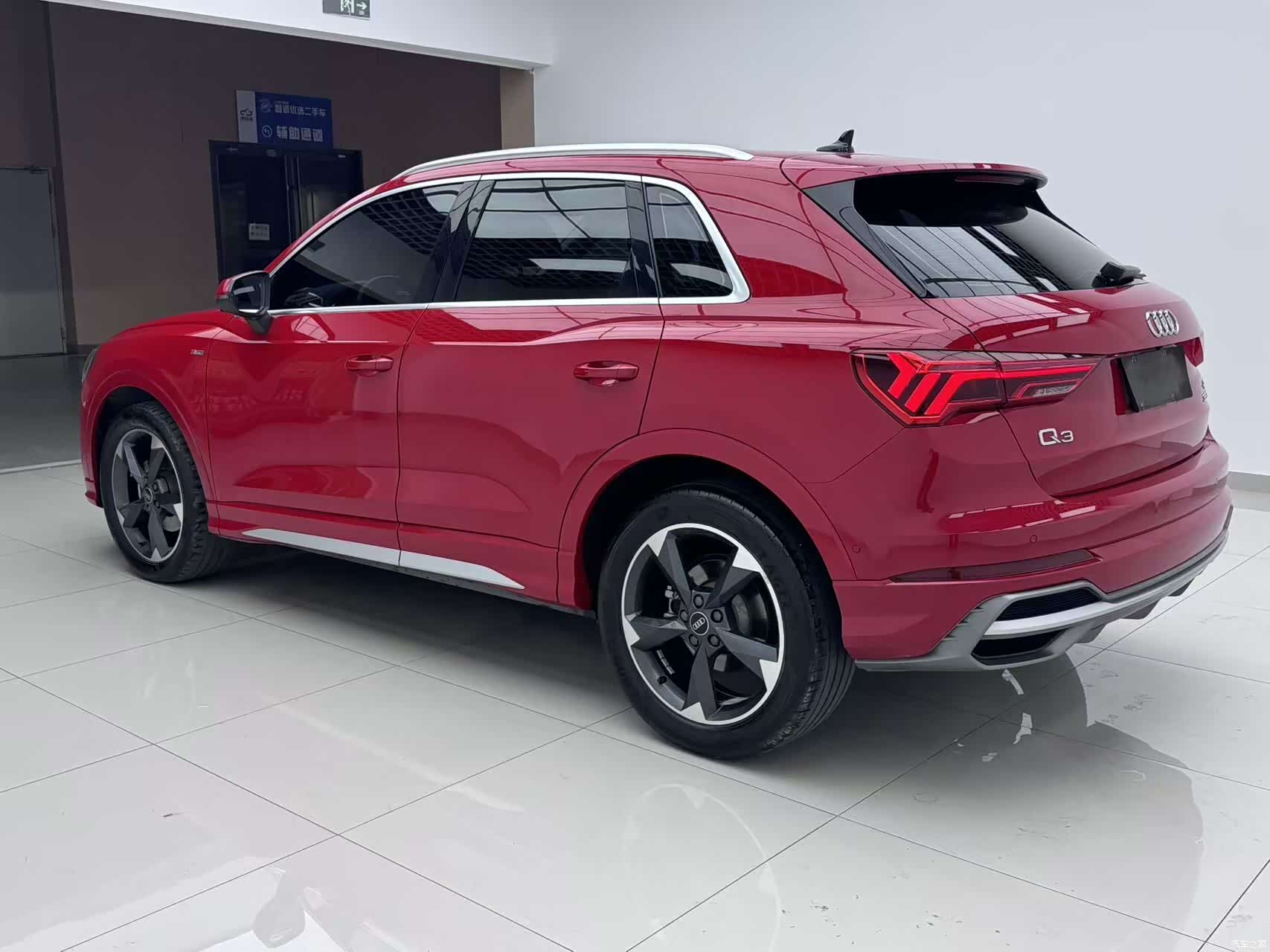 Audi Q3, 2021 4