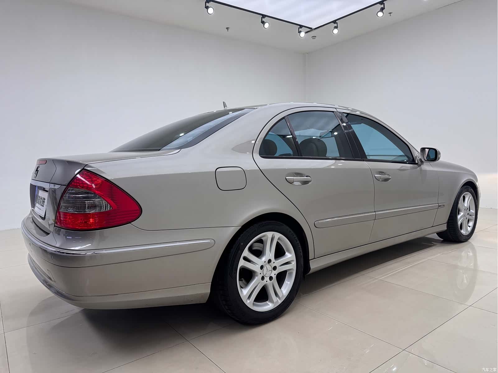 Mercedes-Benz E-Class, 2007 4