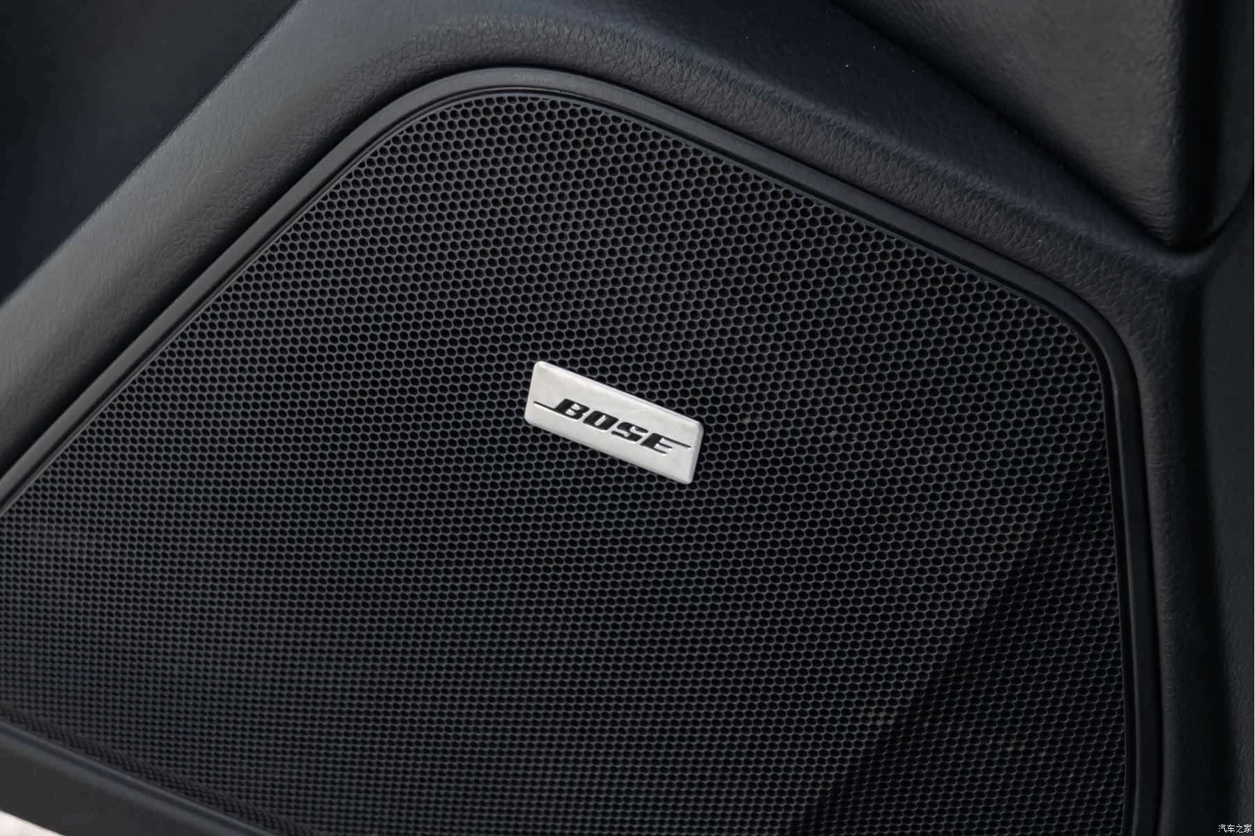 Audi A6L, 2014 24