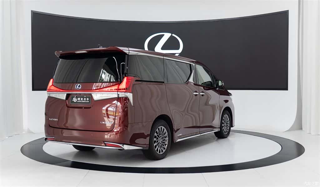 Lexus LM, 2020 4