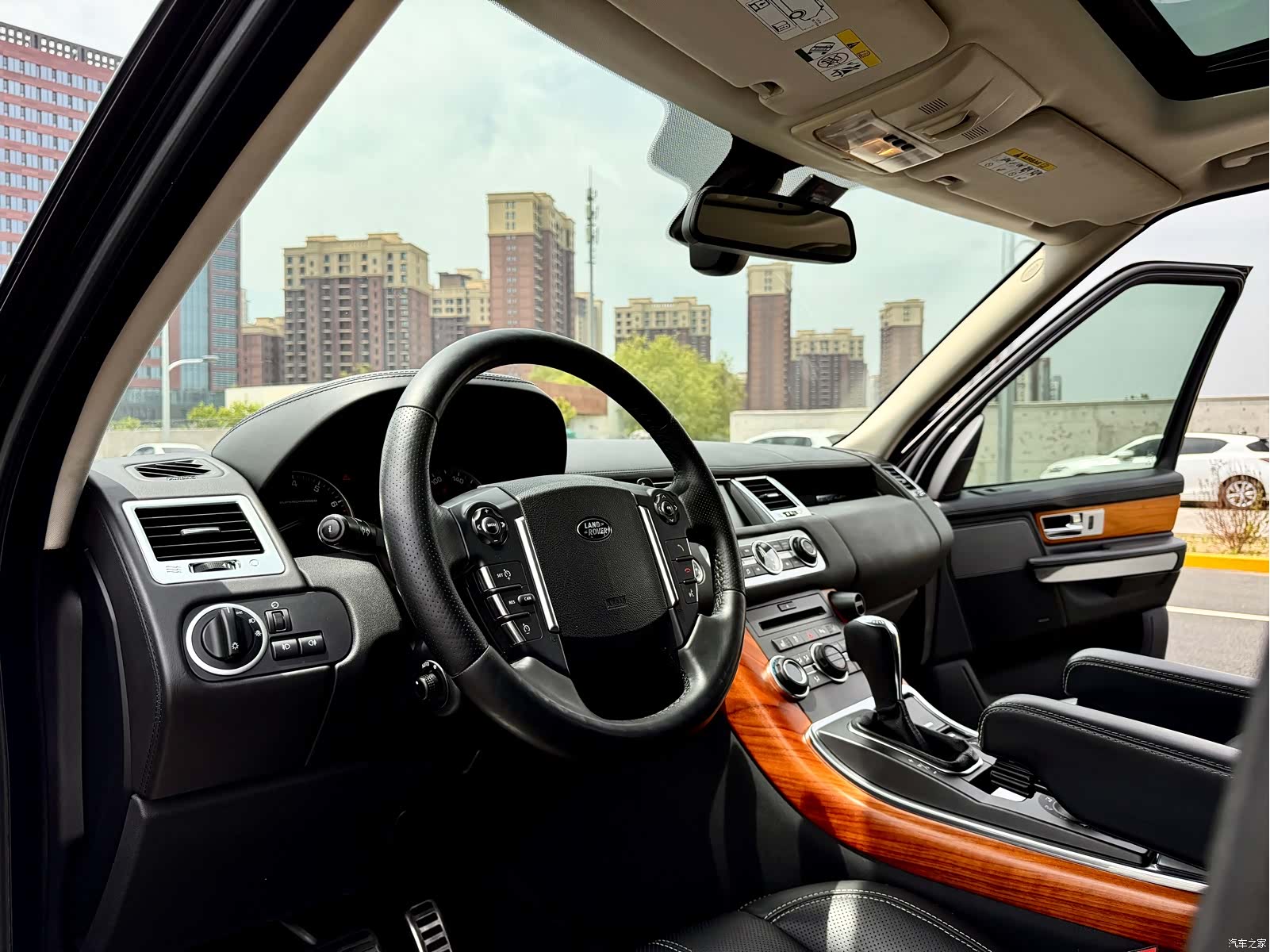 Land Rover Range Rover, 2010 13