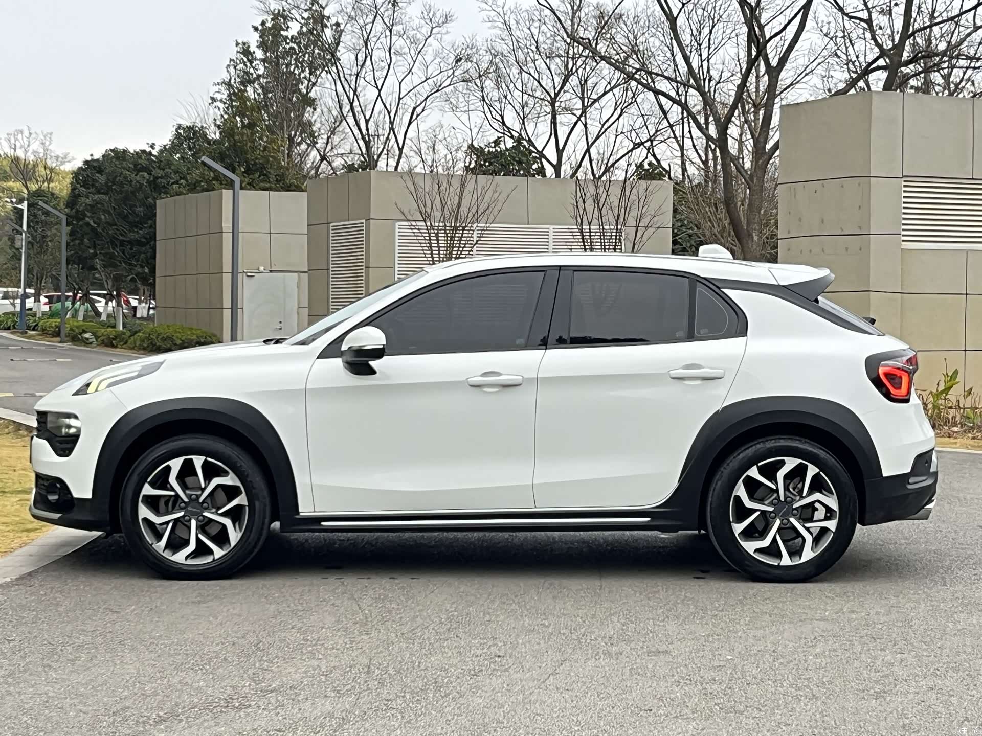 Lynk & Co 01, 2019 все фото