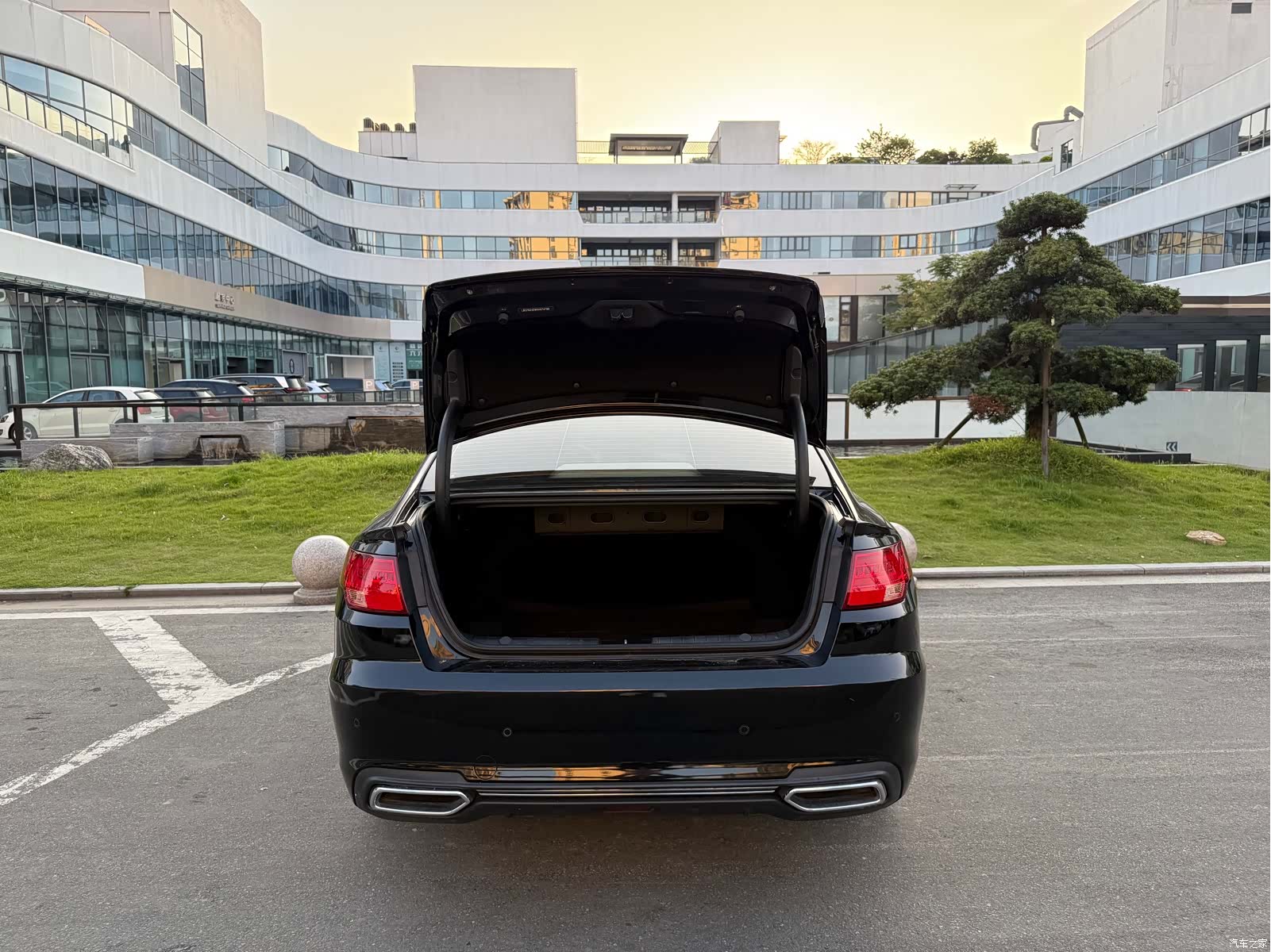 Geely Emgrand, 2019 13
