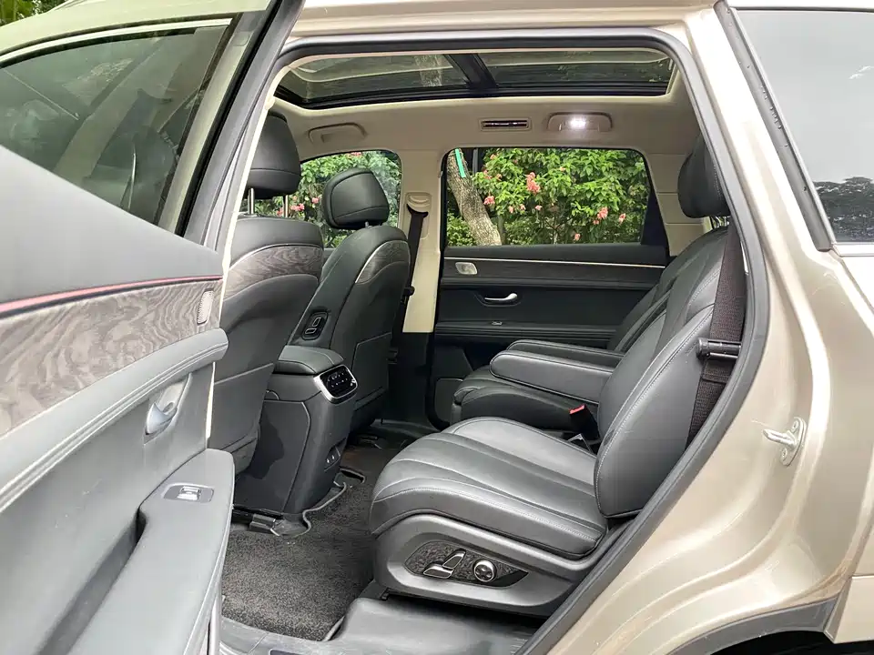 AITO Ask the world M7