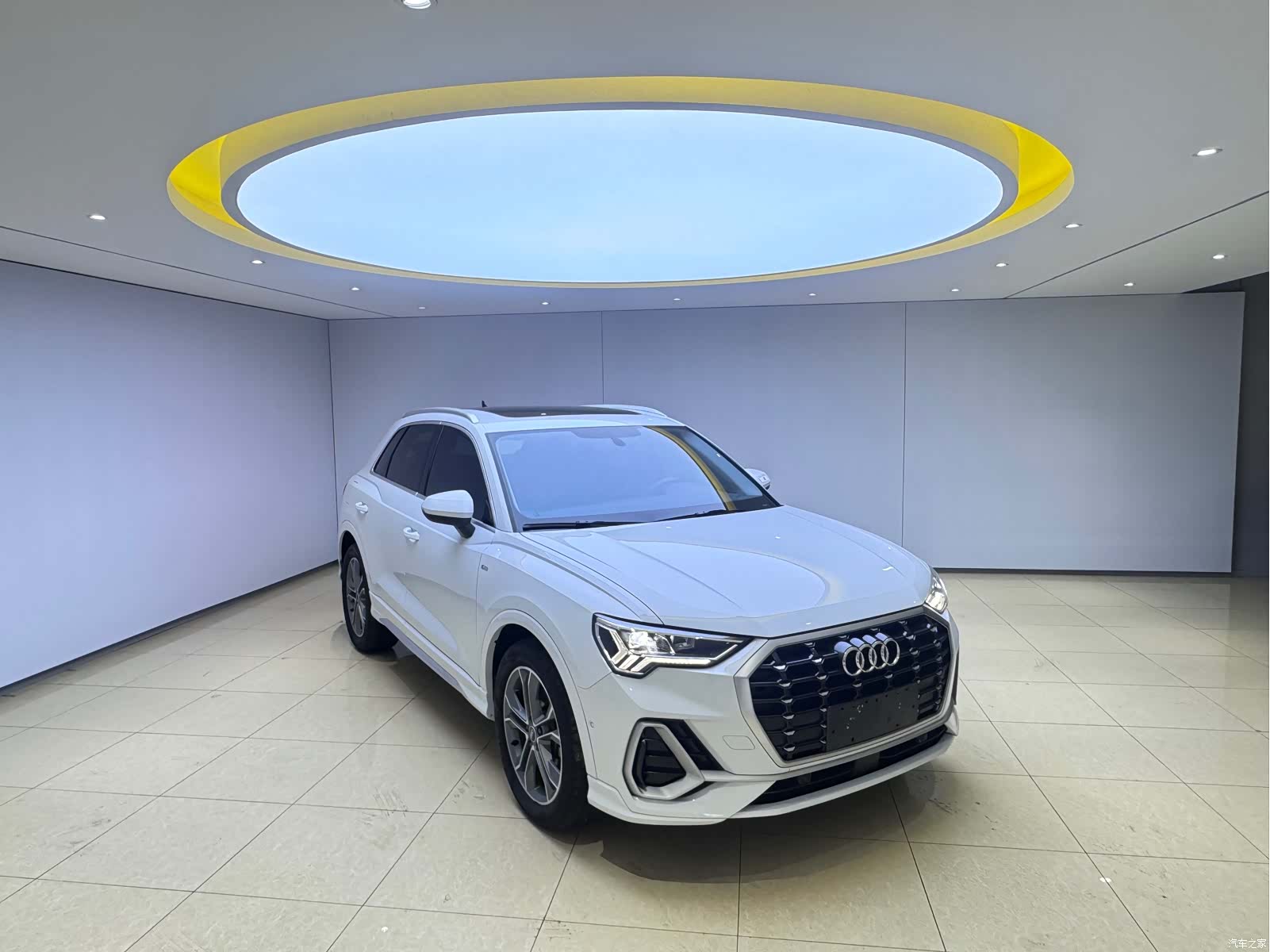 Audi Q3, 2022 3