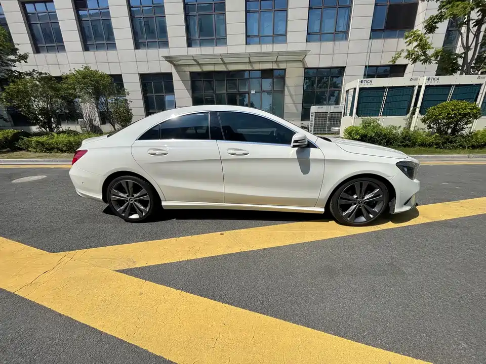 Mercedes-Benz CLA