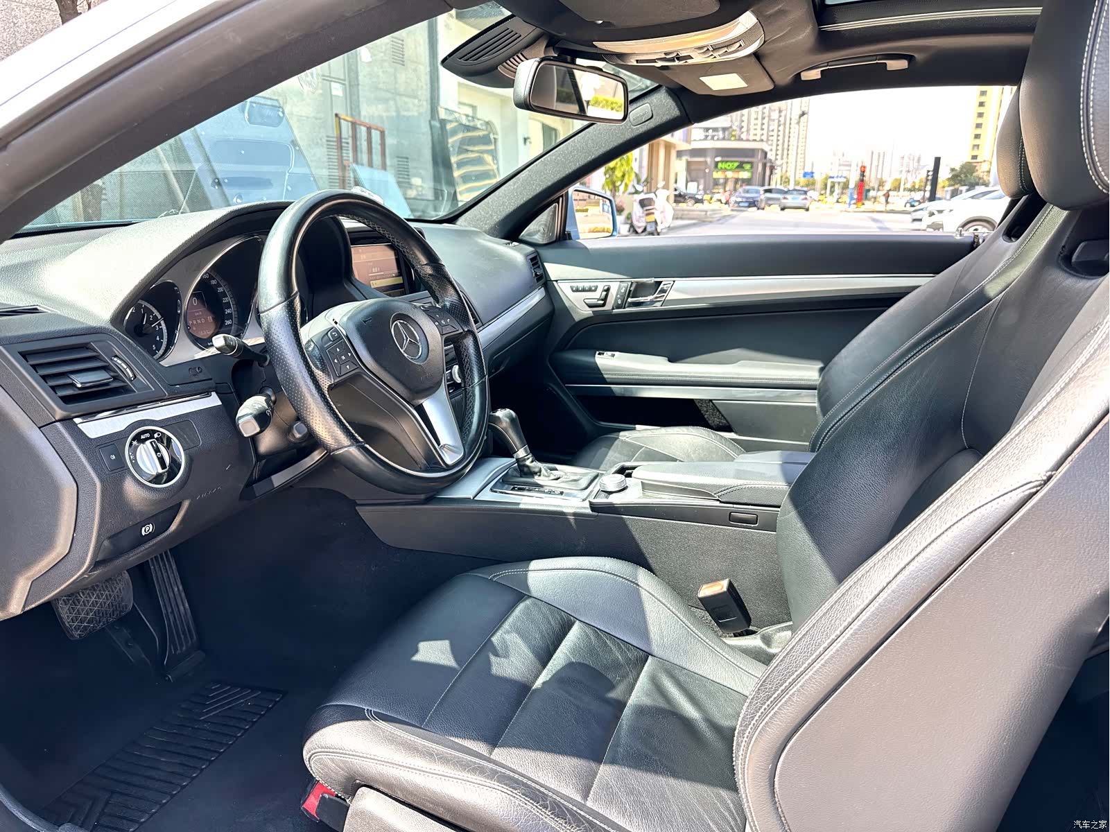 Mercedes-Benz E-Class, 2011 4