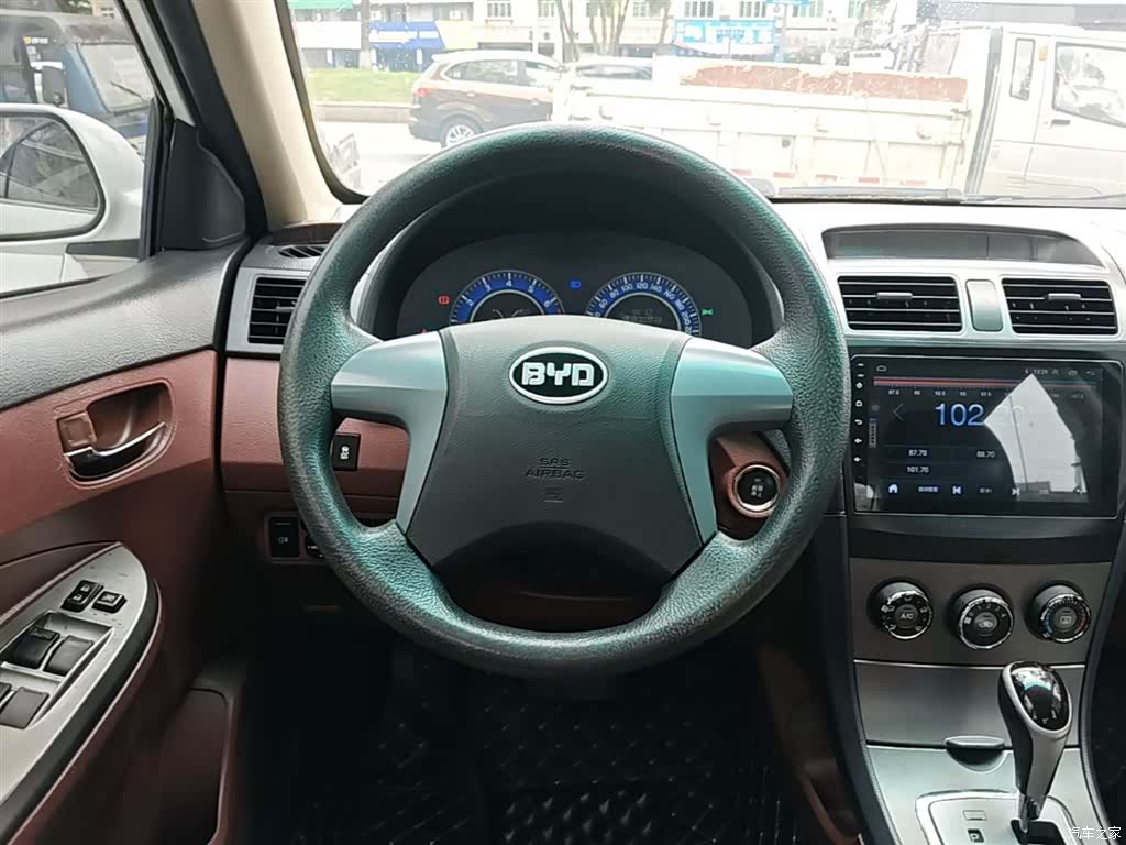BYD L3, 2015 11