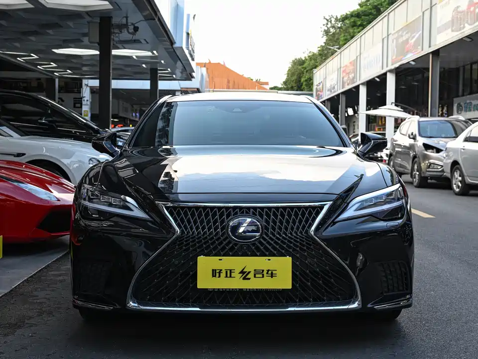 Lexus LS