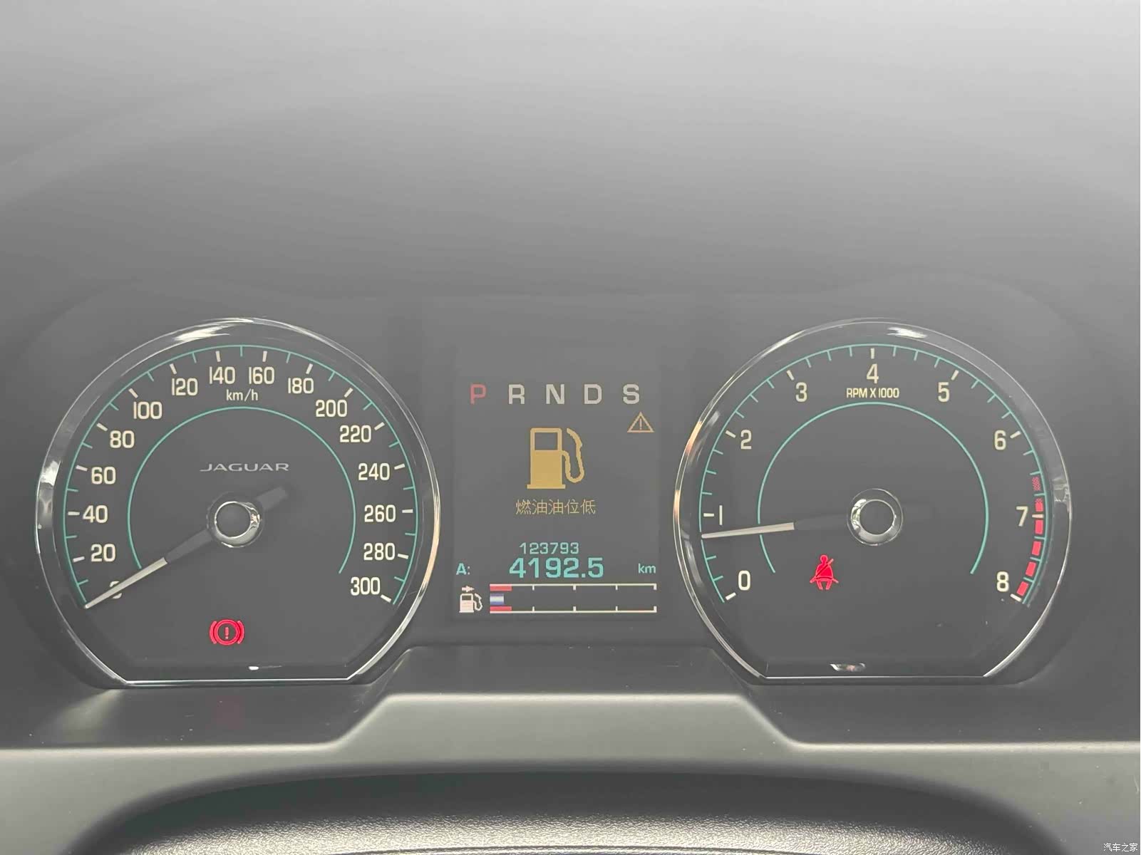 Jaguar XF, 2014 10