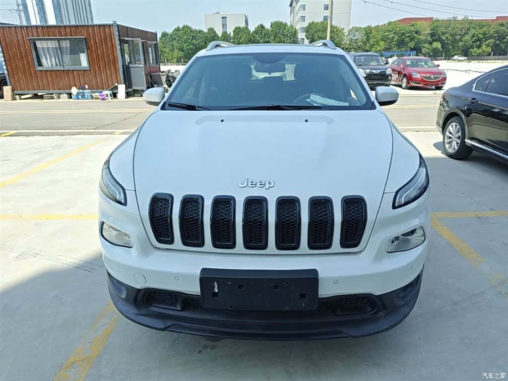 Jeep Cherokee, 2016 3