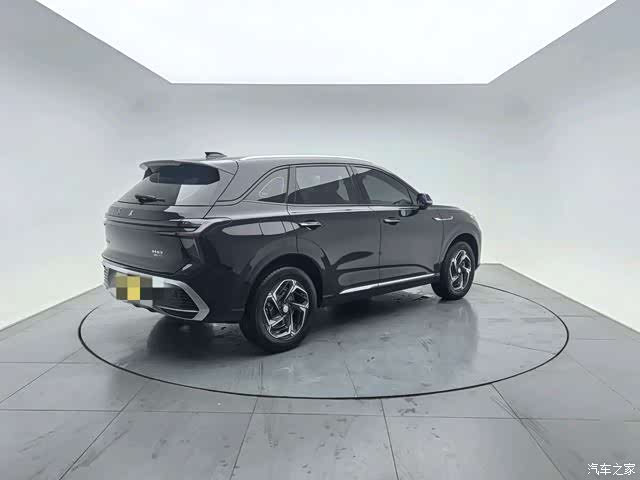 Hongqi HS3, 2025 7
