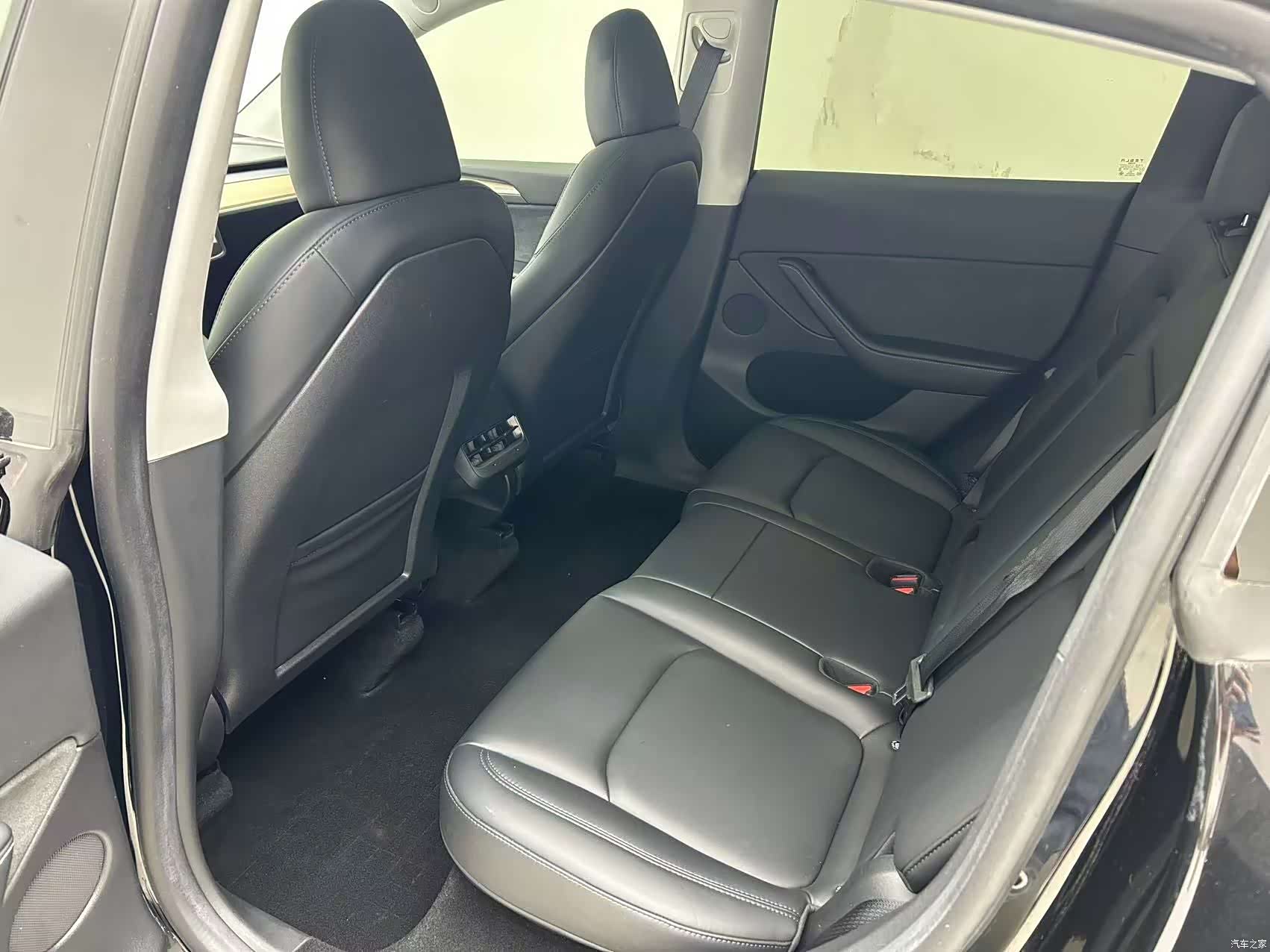 Tesla Model Y, 2023 6