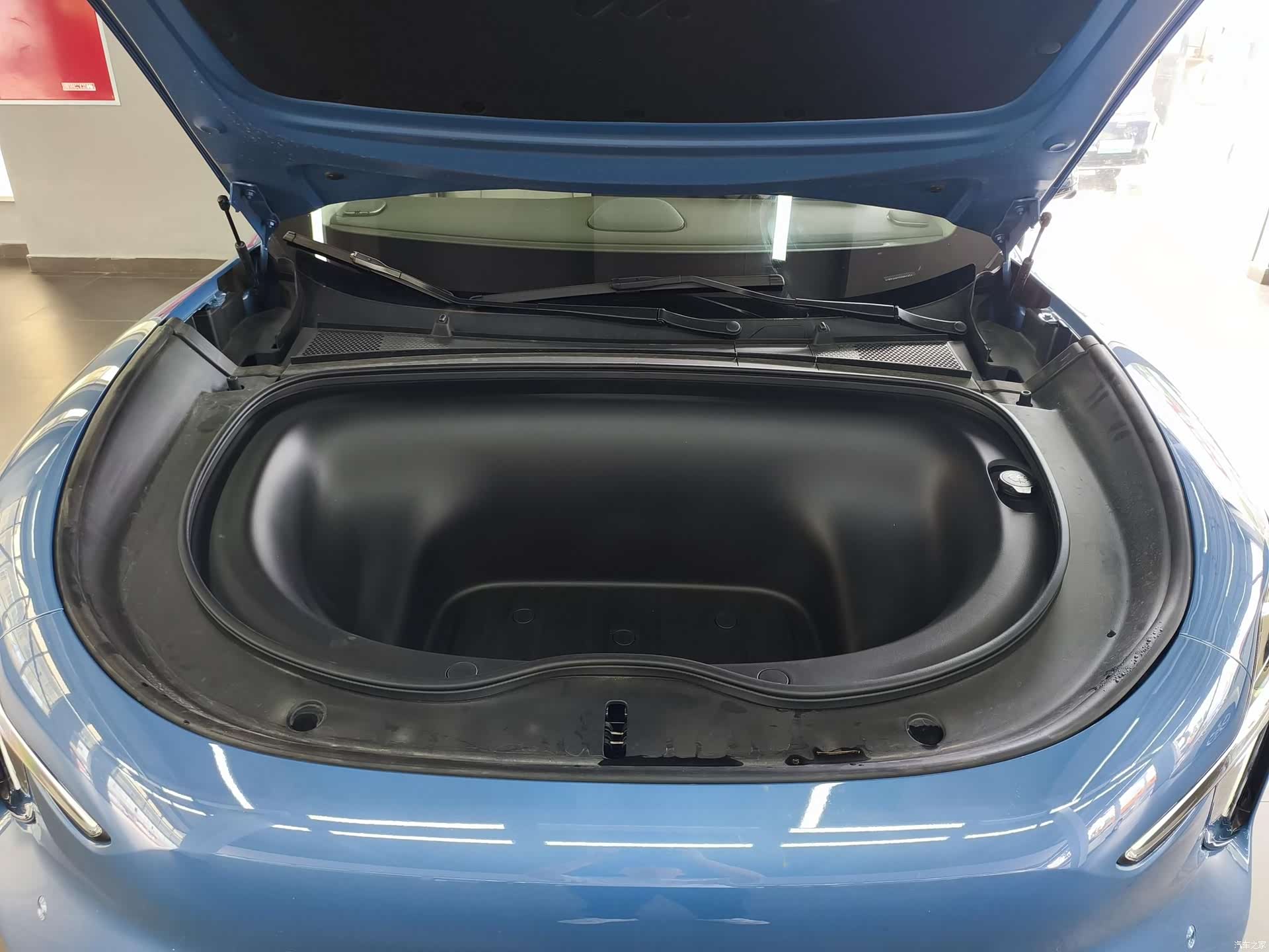IM Motors LS6, 2025 6