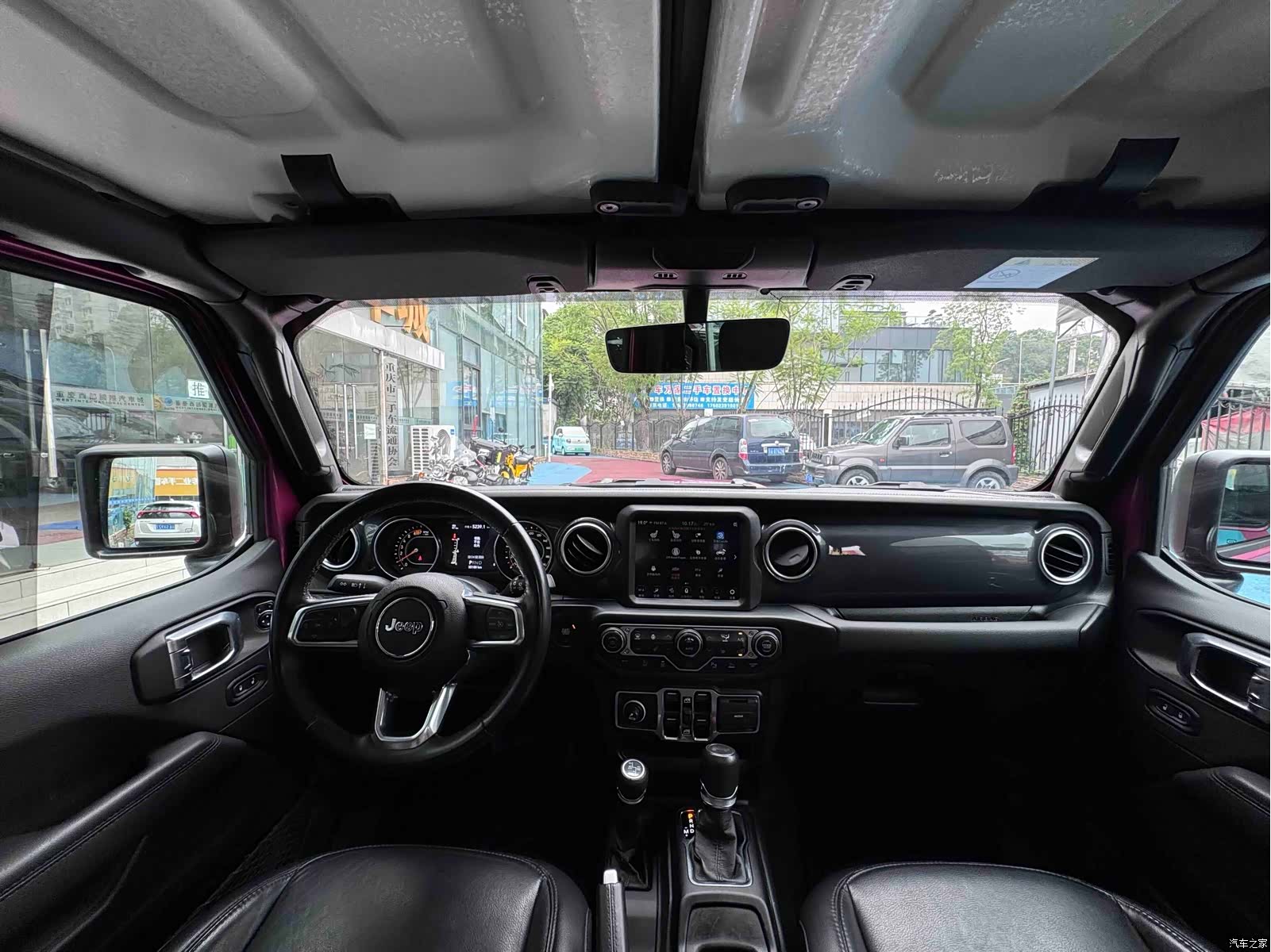 Jeep Wrangler, 2024 11