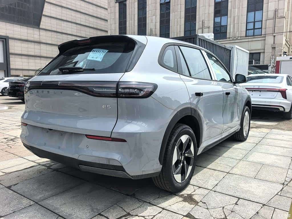 Geely Galaxy E5, 2025 9