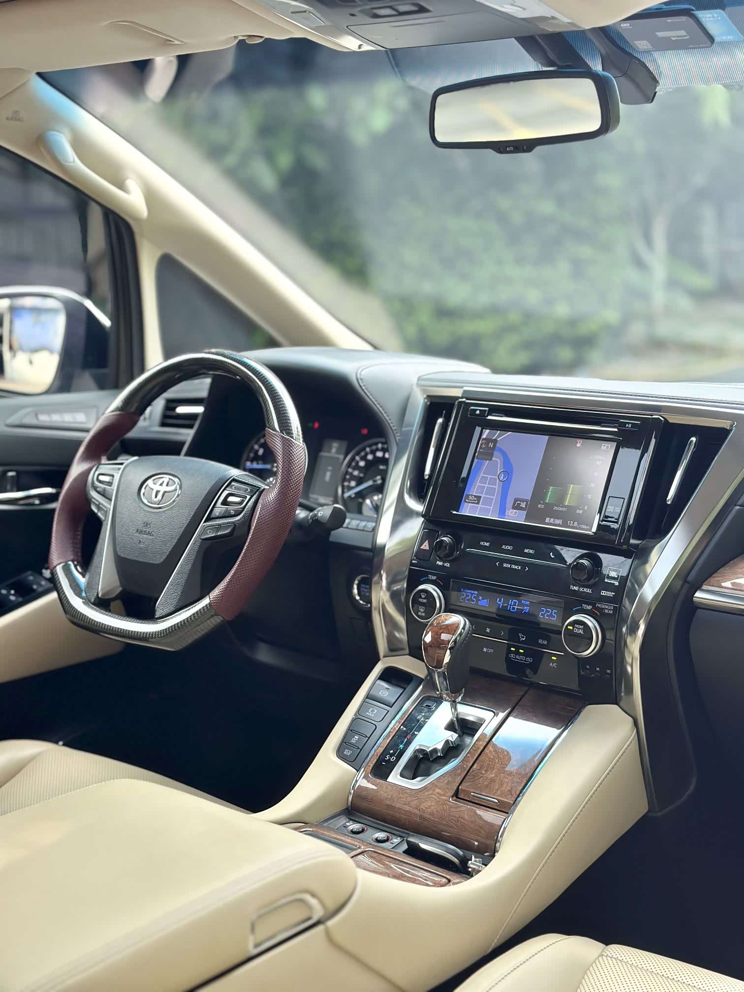 Toyota Alphard, 2017 27