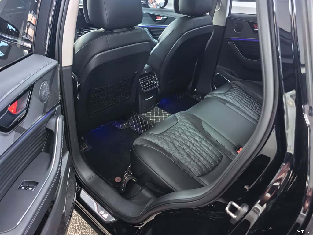Hongqi HS5, 2023 7