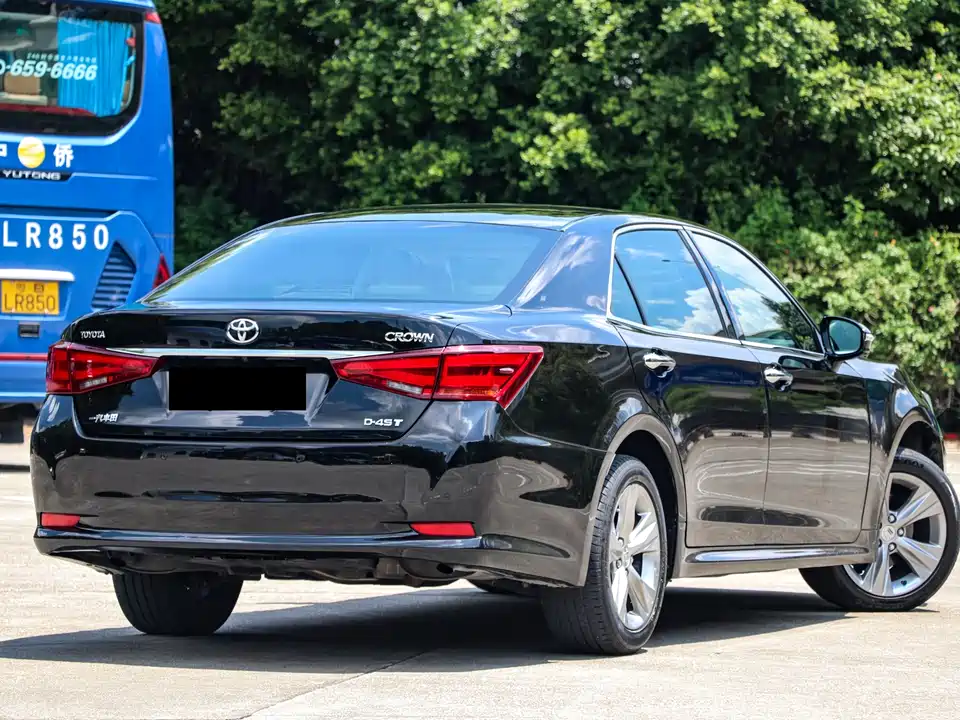 Toyota crown