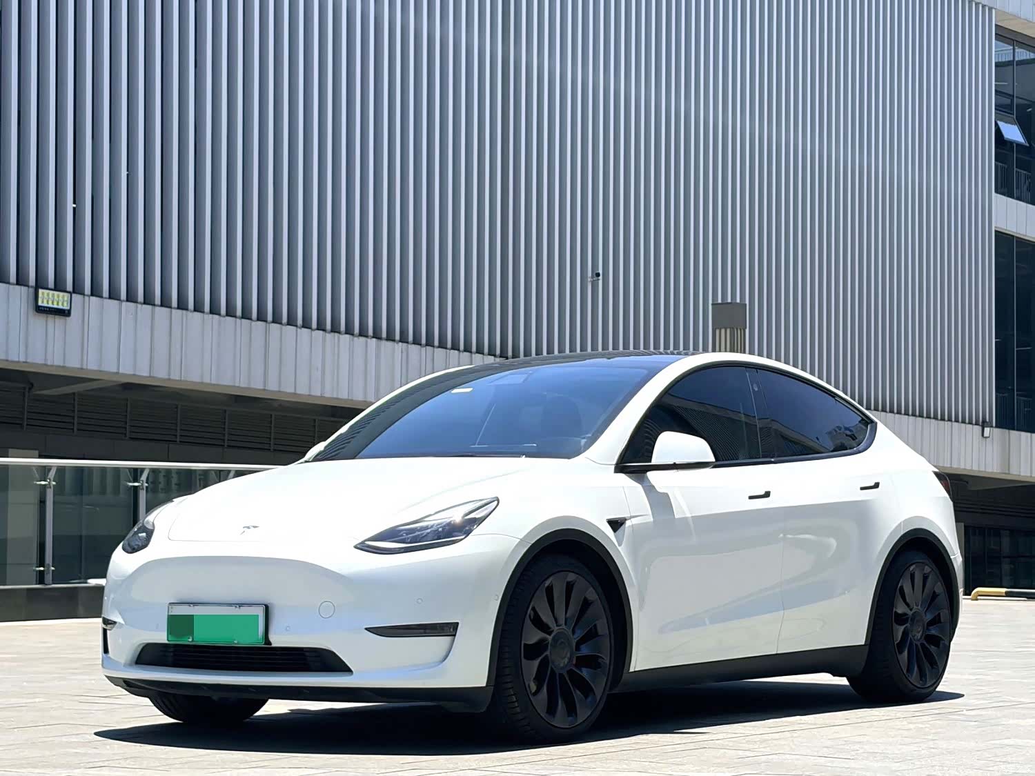Tesla Model Y, 2021 1