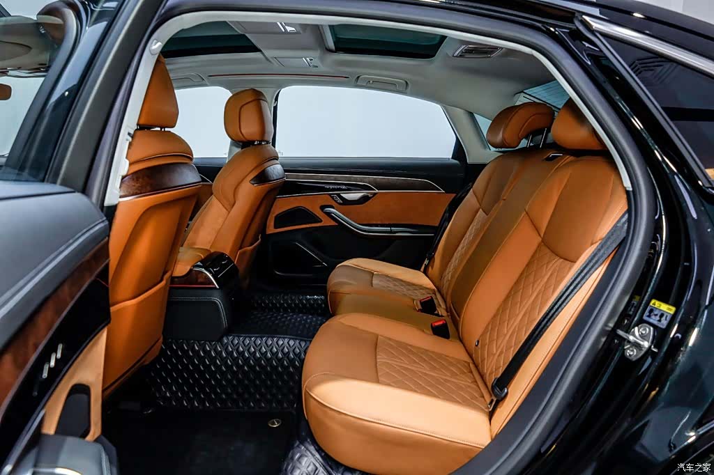 Audi A8L, 2024 10