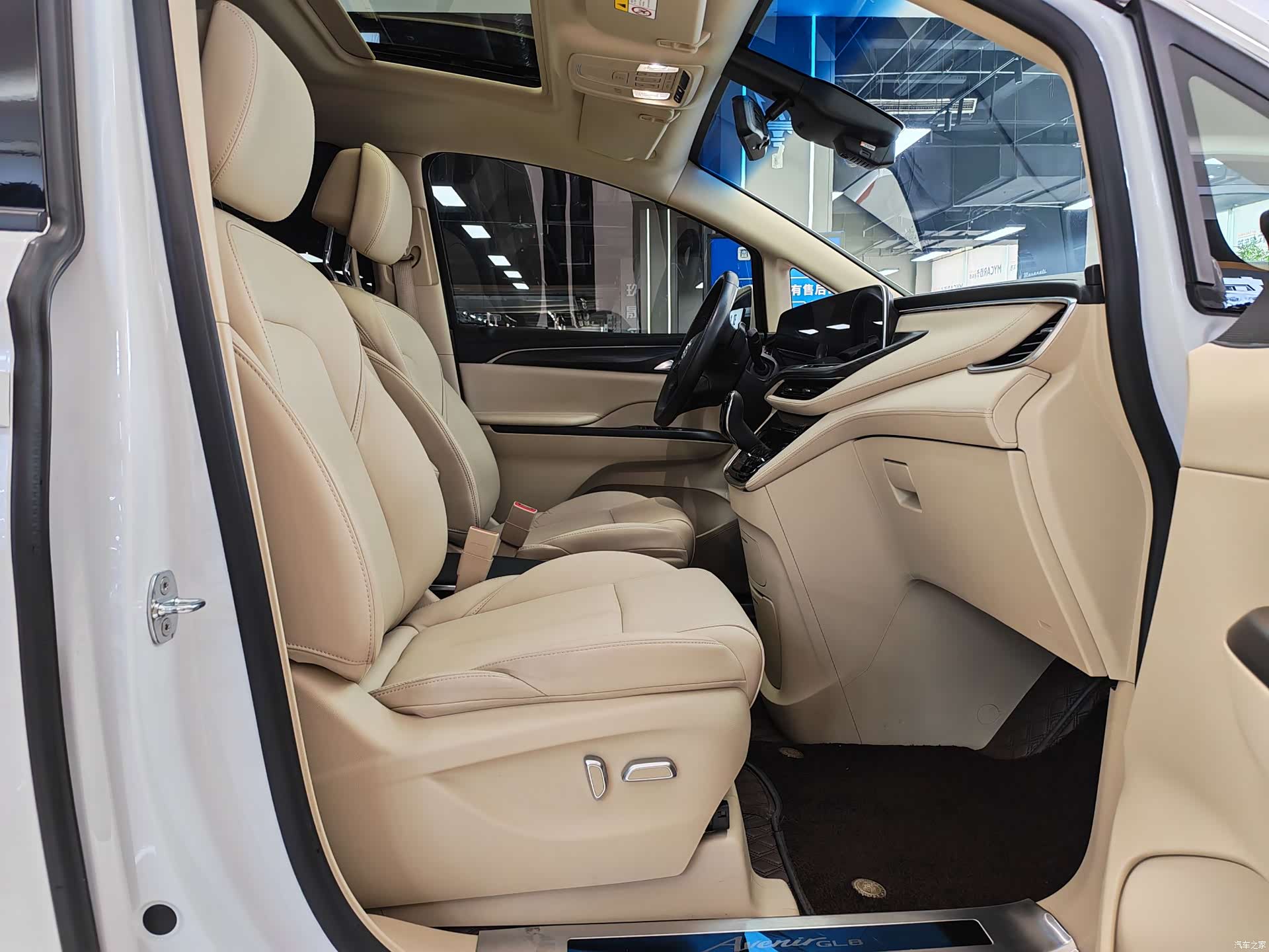Buick GL8, 2023 9