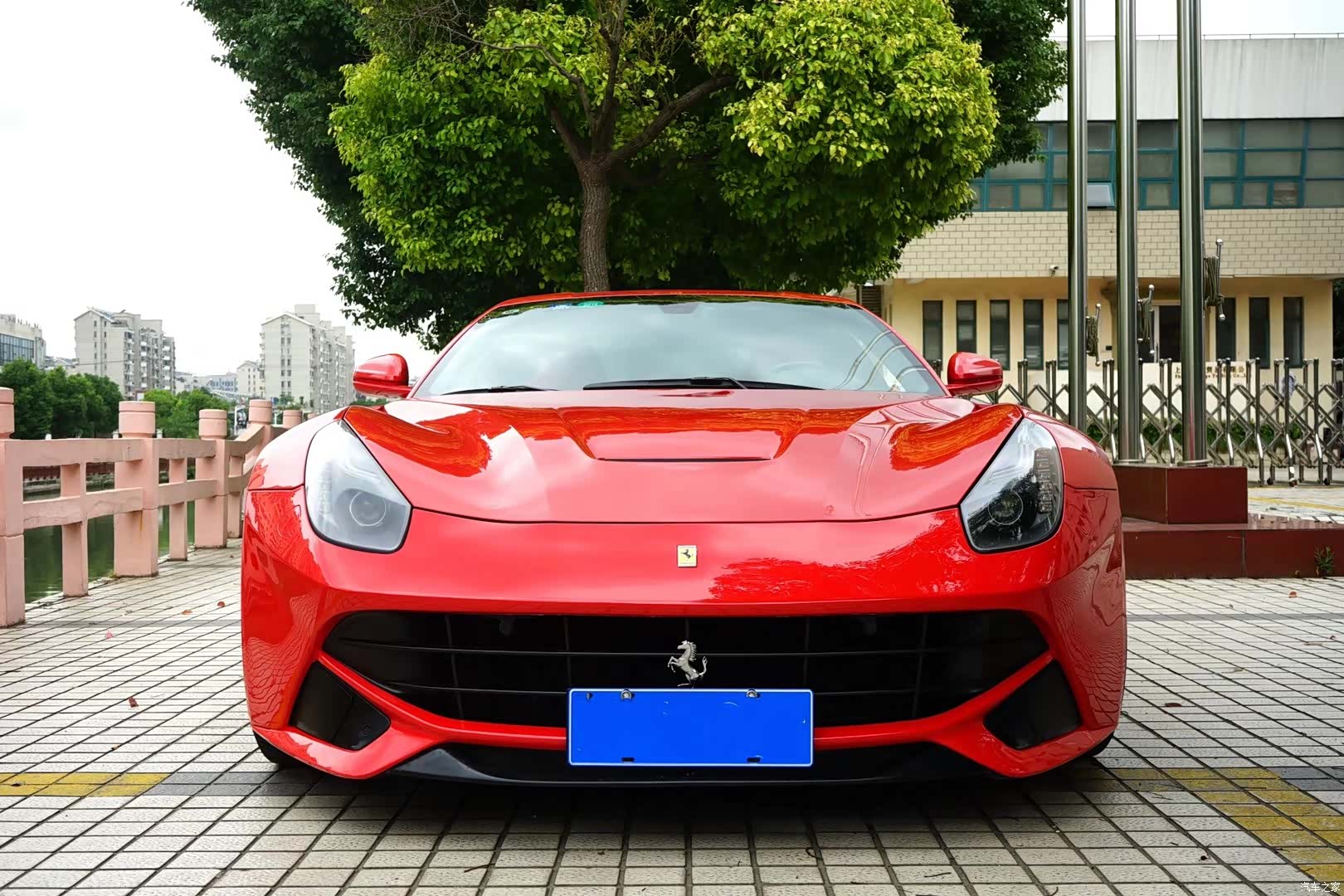 Ferrari F12ber, 2016 2