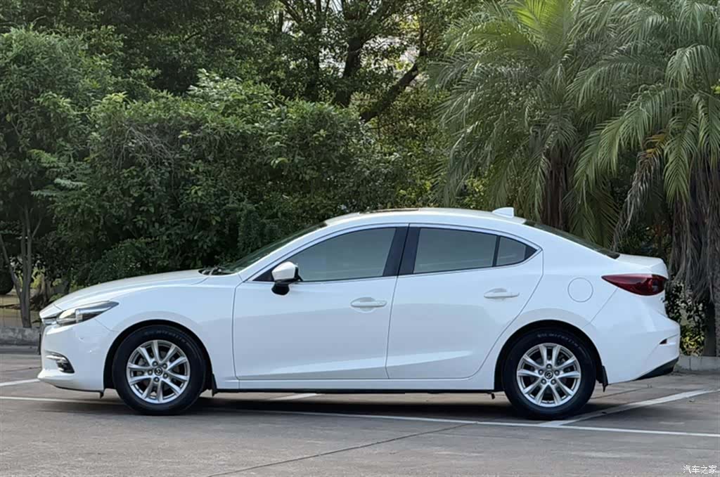 Mazda Mazda3, 2018 все фото