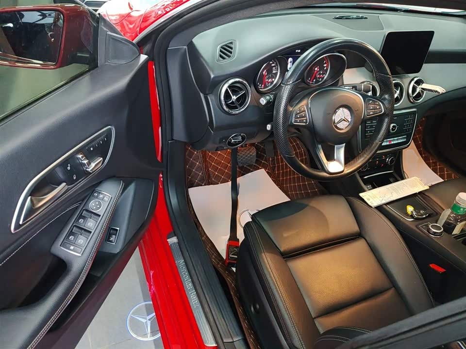 Mercedes-Benz CLA
