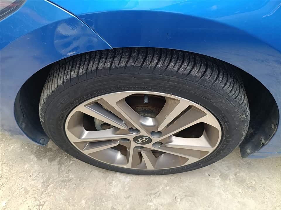 Hyundai Lead