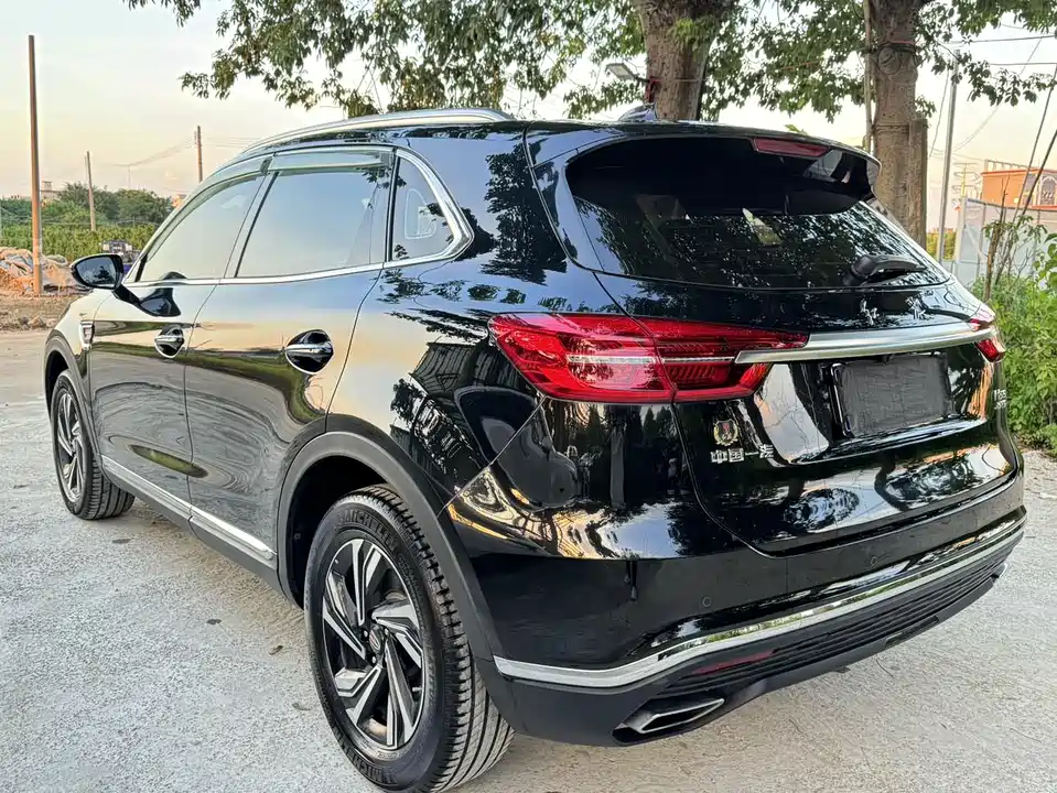 Hongqi HS5