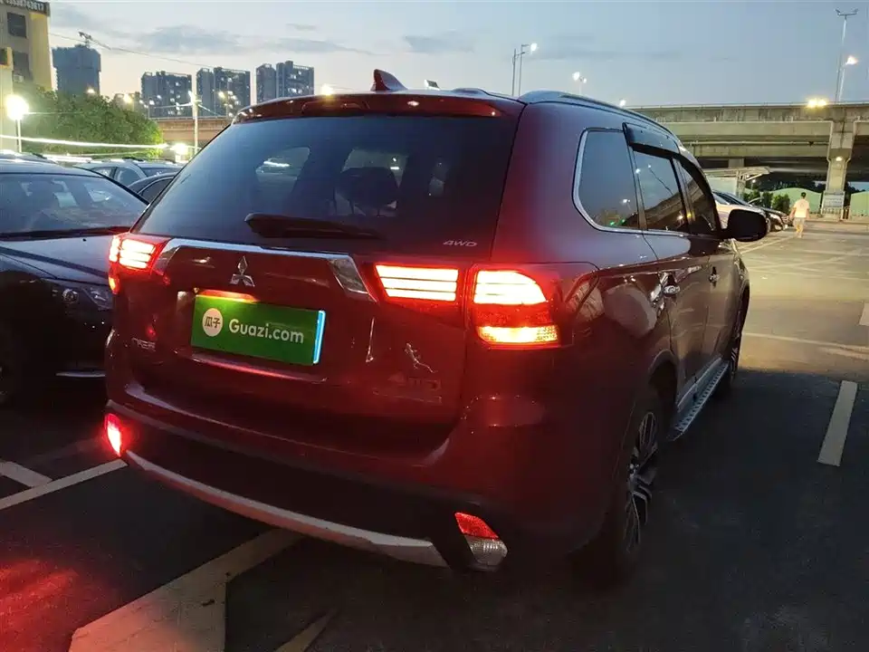 Mitsubishi Outlander