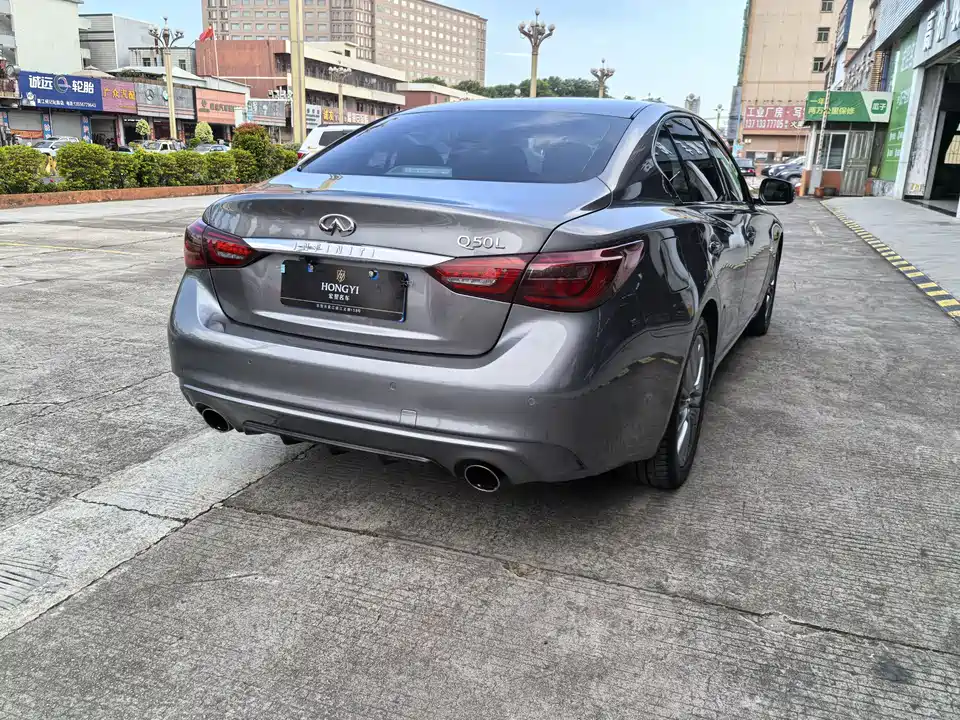 Infiniti Q50L