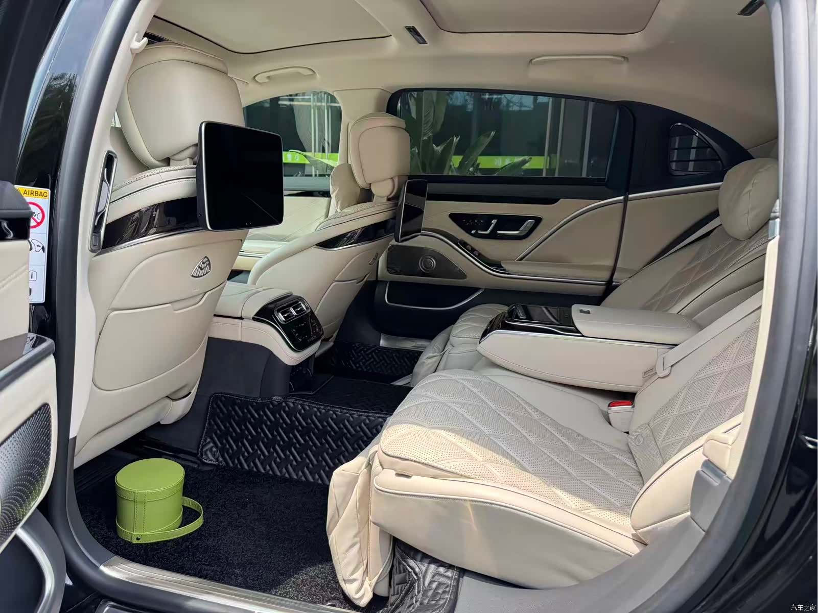 Maybach S-Class, 2022 все фото