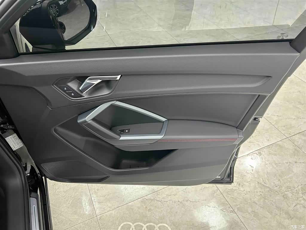 Audi Q3, 2023 12