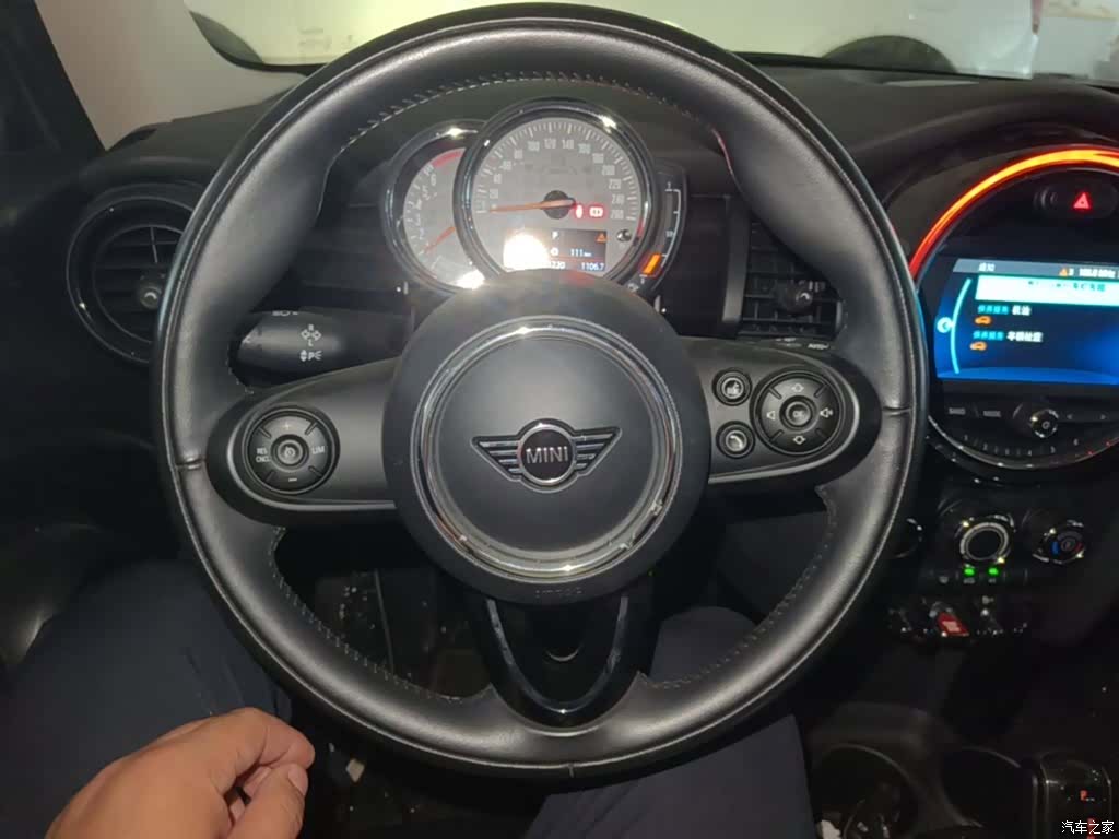 Mini ONE, 2019 4