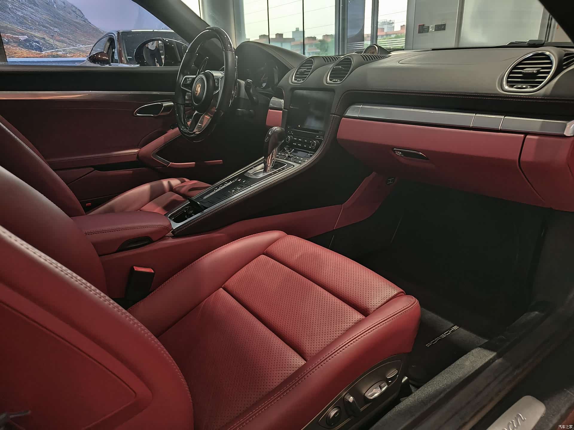 Porsche Cayman, 2017 7