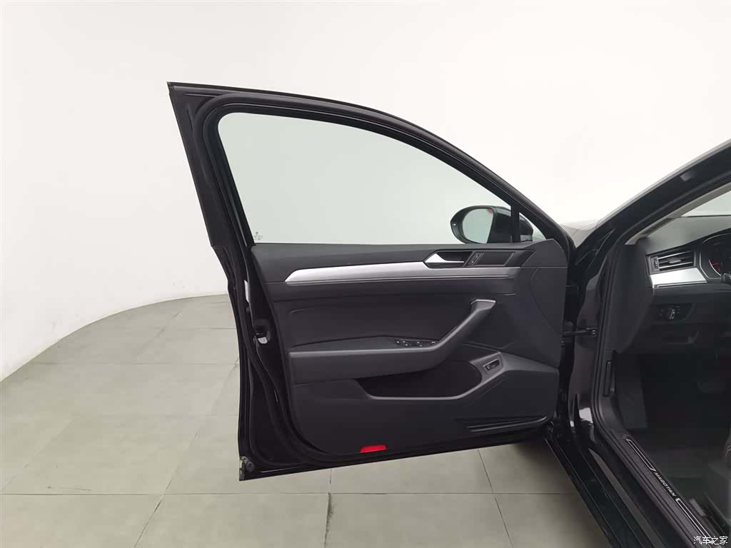 Volkswagen Magotan, 2021 8
