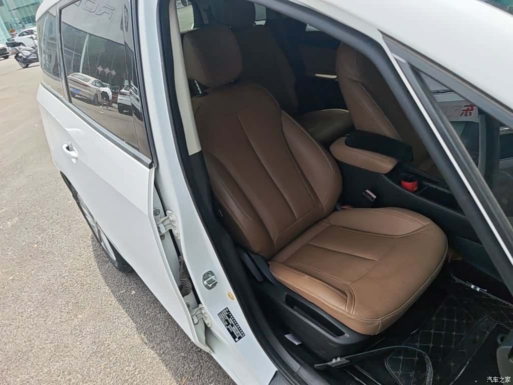 Buick GL6, 2021 25