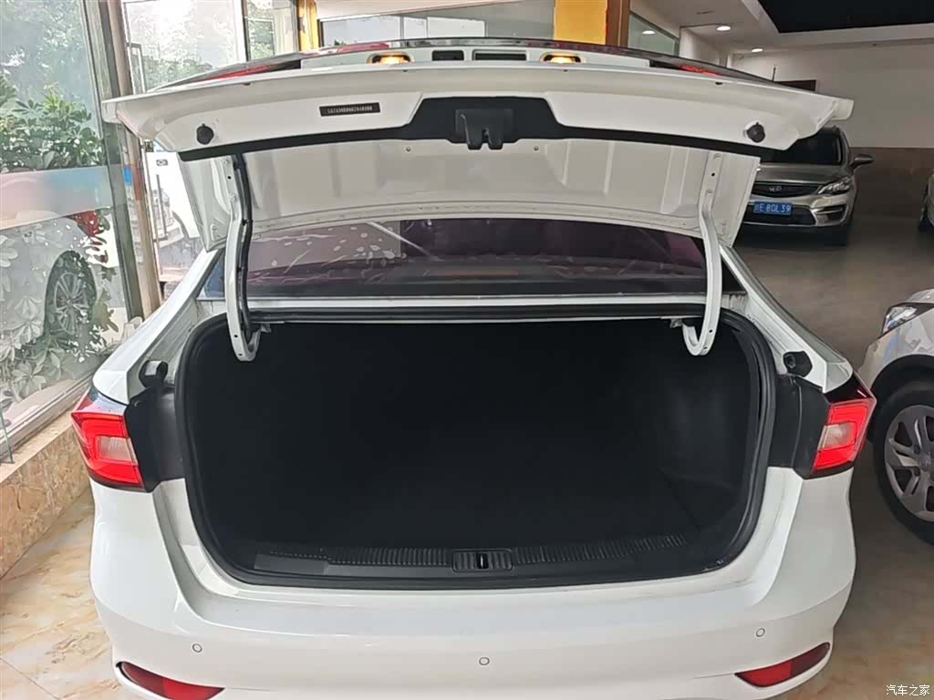 Roewe i5, 2019 19