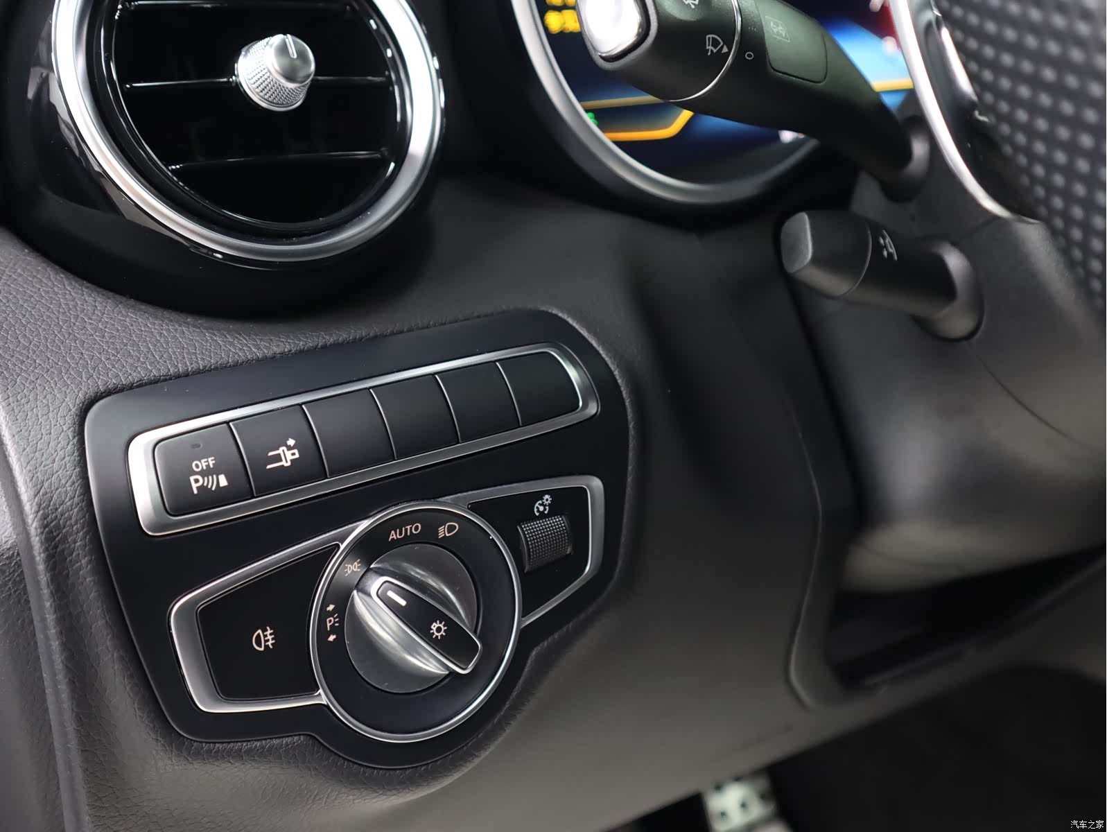 Mercedes-Benz C-Class, 2023 21