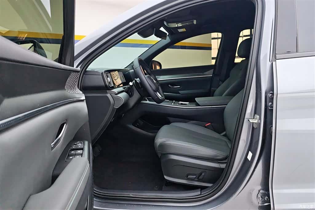 BYD Song, 2025 9